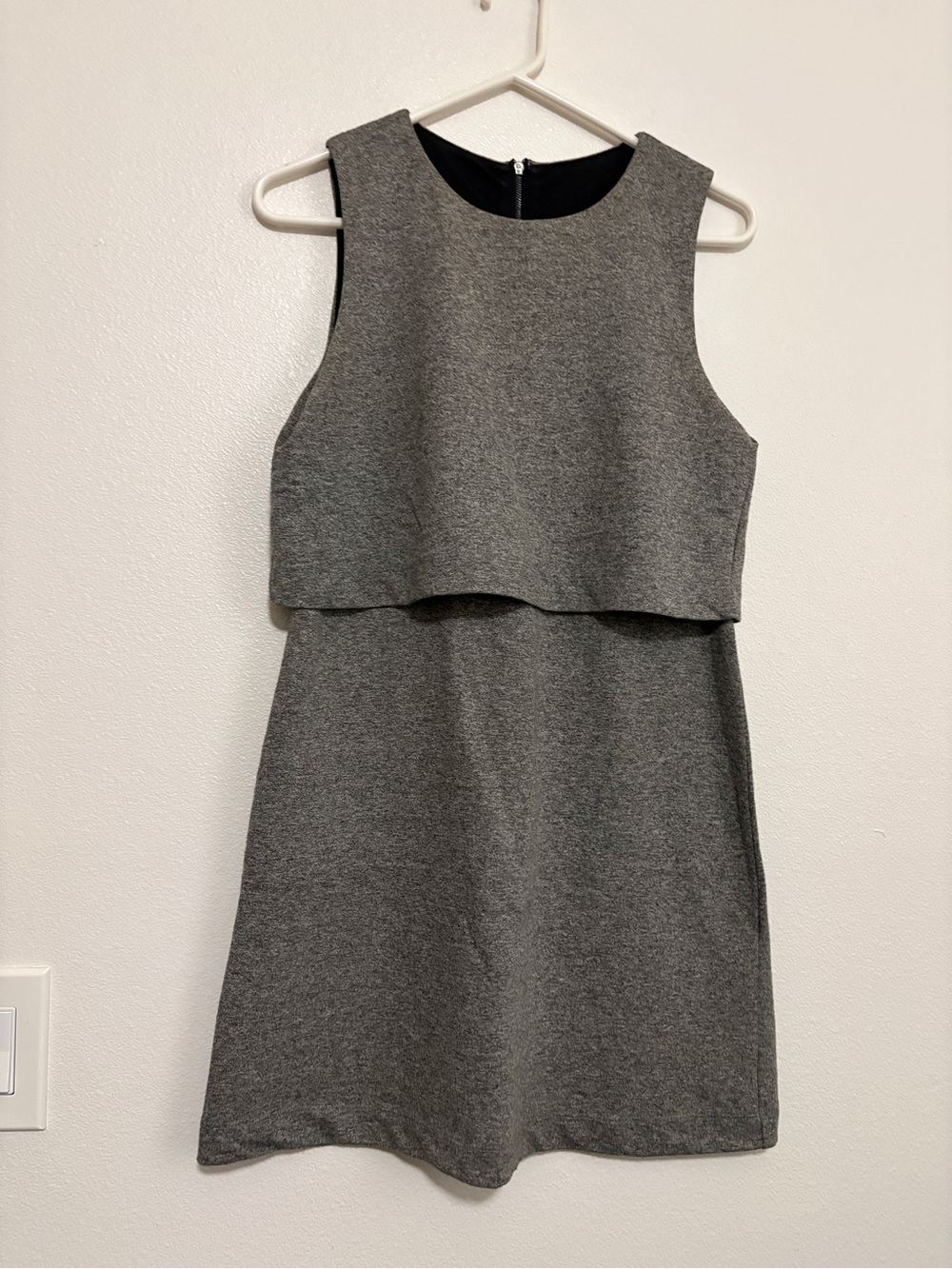 Women’s Gray Heather Sleeveless Layered Gray Knit Shift Dress Small Short Fitted - Picture 2 of 5
